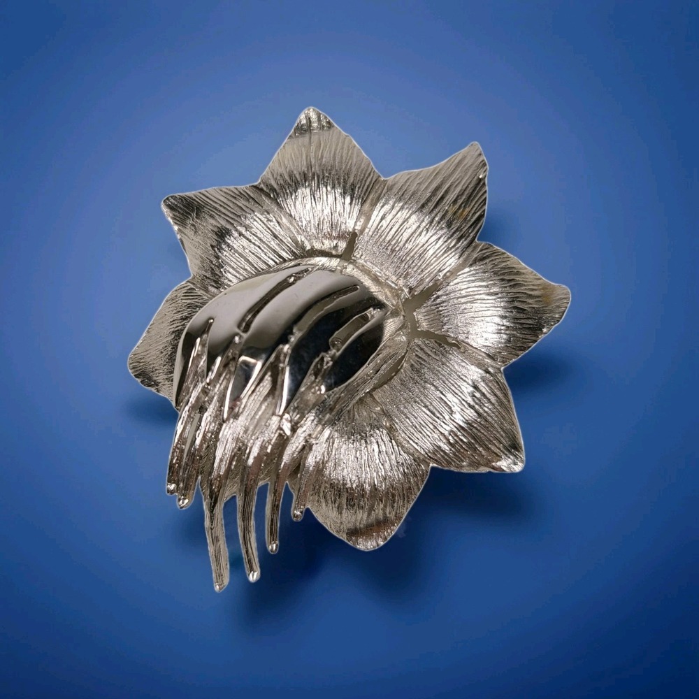Ledo Modernist MCM Flower Art Silvertone Brooch Statement Avant Garde Pin
